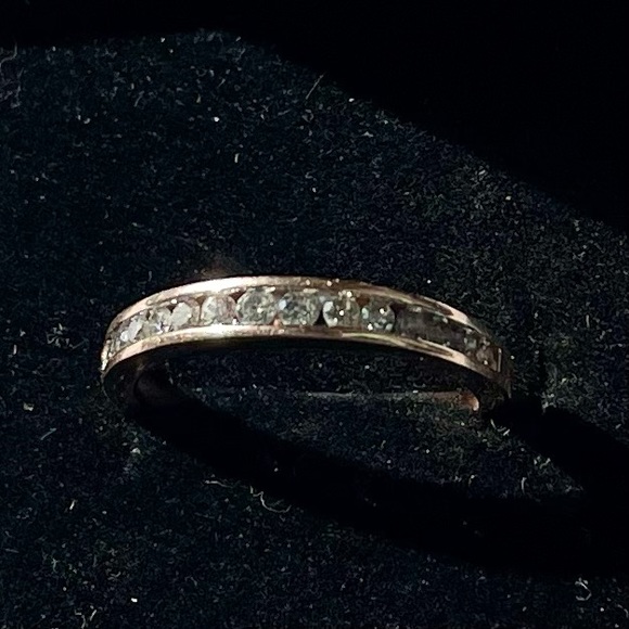 10K Gold and Diamond Ring - Picture 2 of 5